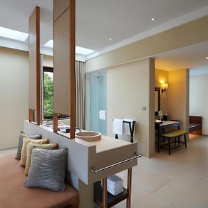 Pool Suite mit Kingsize-Bett